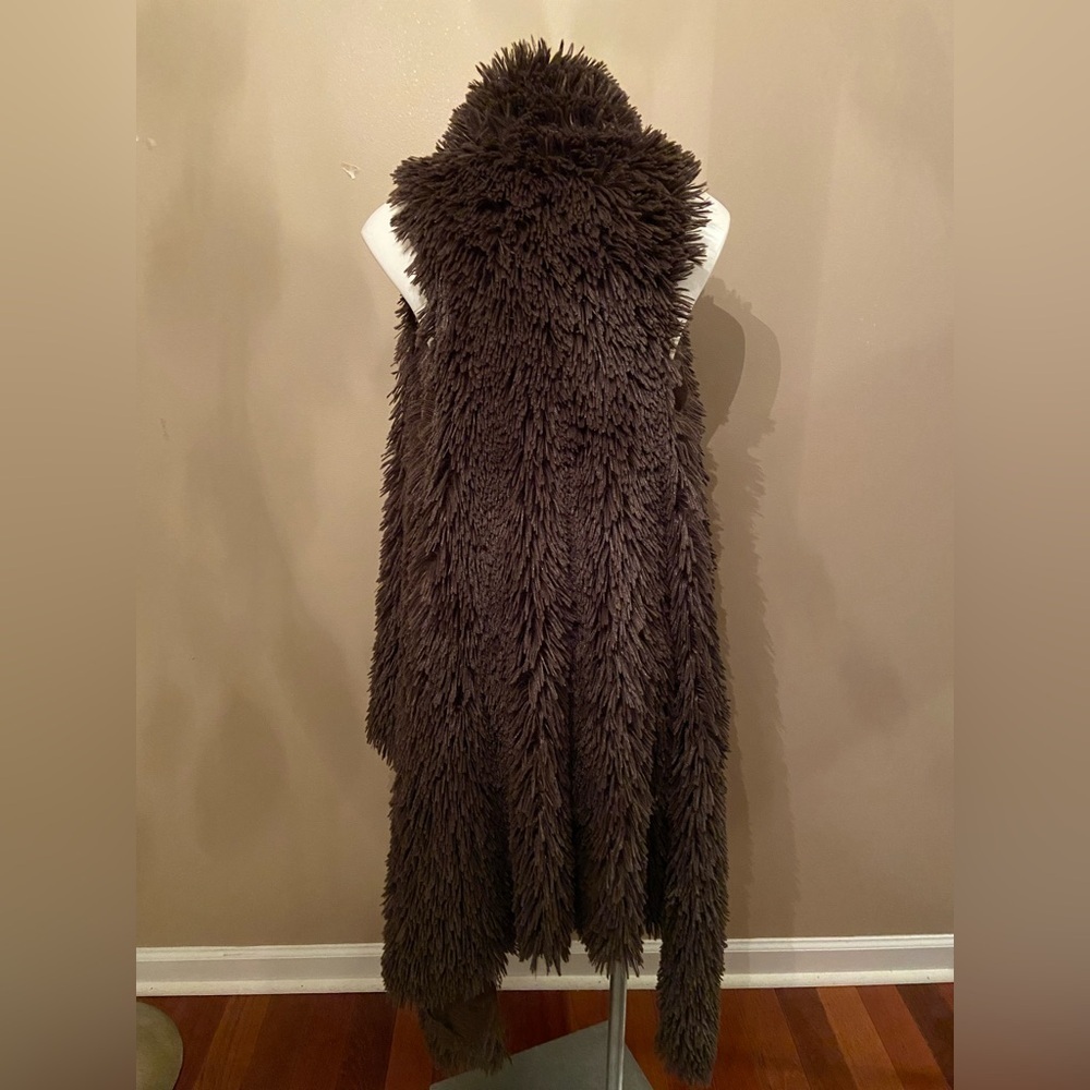 G Long Brown Faux Fur Open Sleeveless Vest Eclectic Cozy Neutral Maximalism - Picture 3 of 5